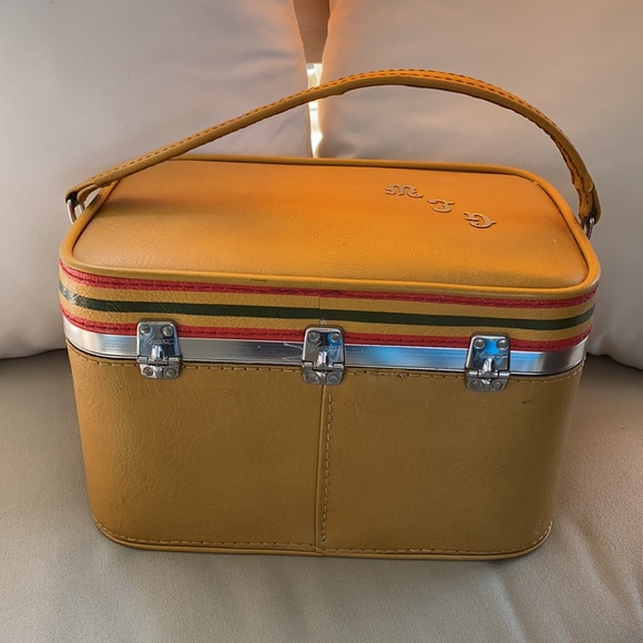 1960s Vintage Ventura Train Case - Picture 3 of 12